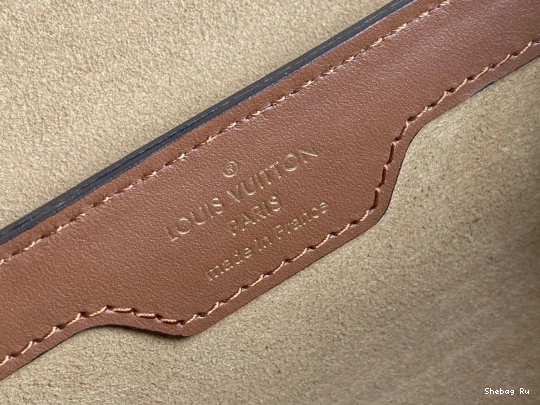 LOUIS TRUNK VUITTON PAPILLON 0723